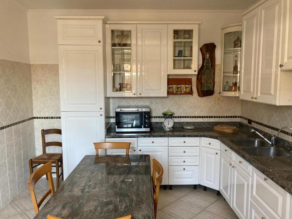 Villa Ines Ardea Eksteriør bilde